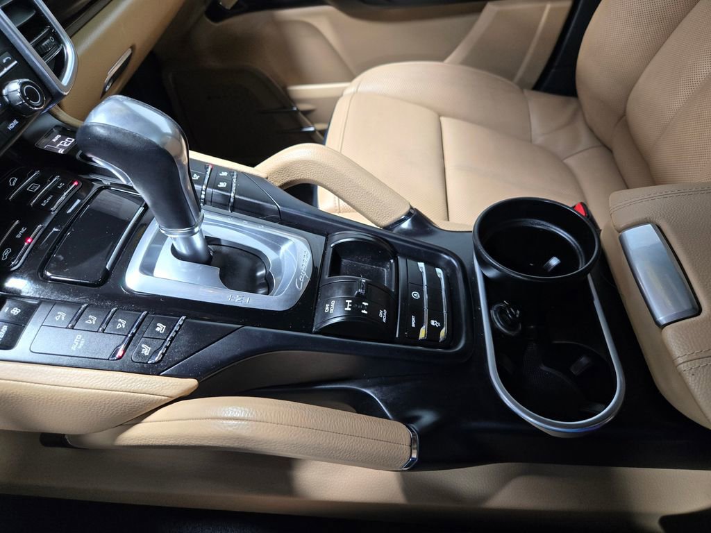 Used 2018 Porsche Cayenne image 27