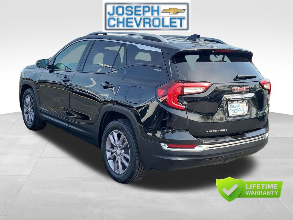 Certified 2023 GMC Terrain SLT FWD image 3