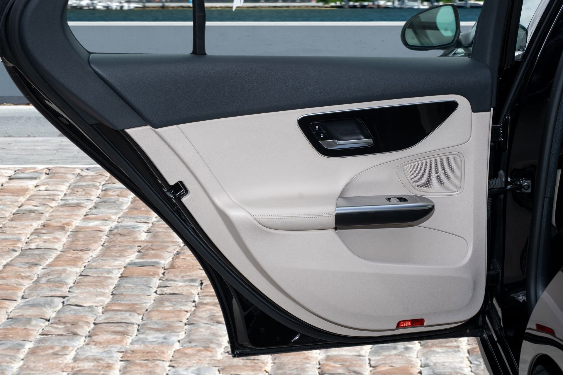 Used 2025 Mercedes-Benz C 300 4MATIC Sedan image 12