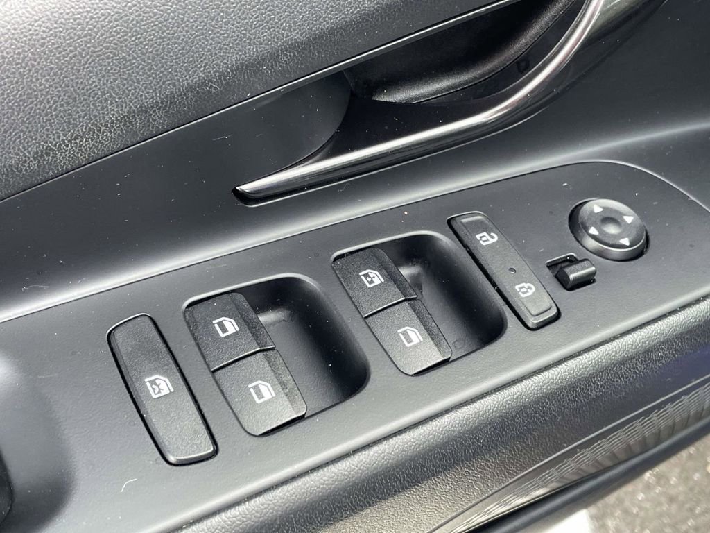 Certified 2022 Hyundai Elantra N Line image 16