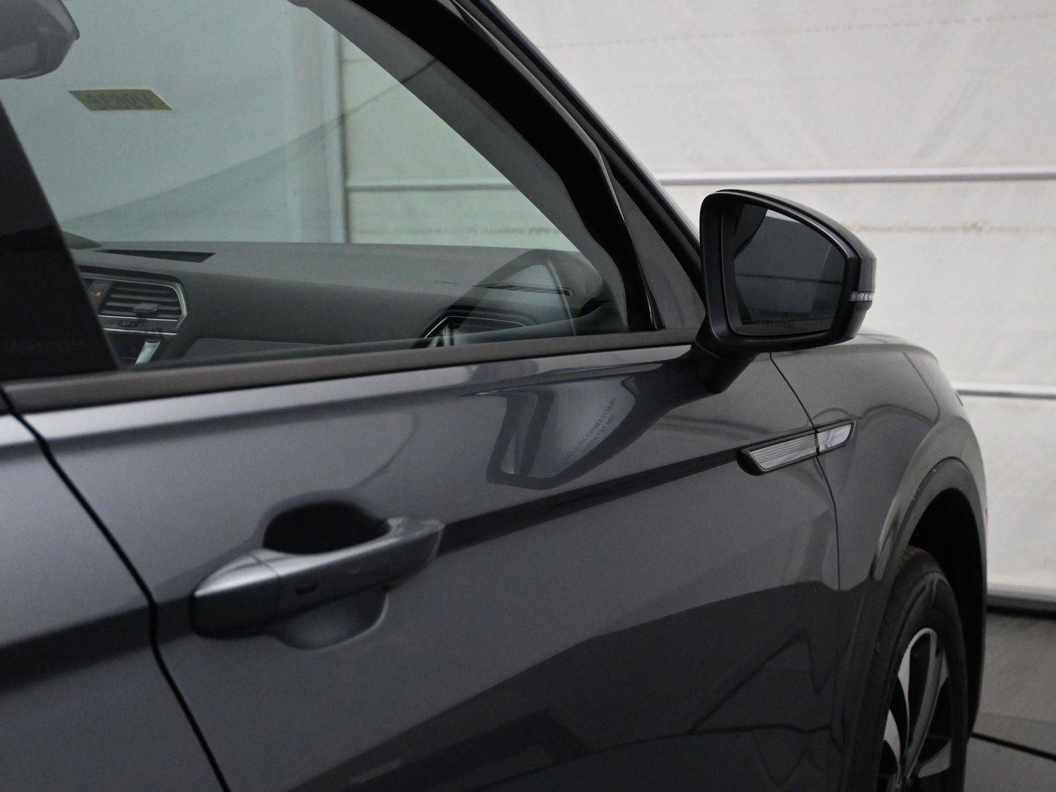 Used 2024 Volkswagen Tiguan S image 15