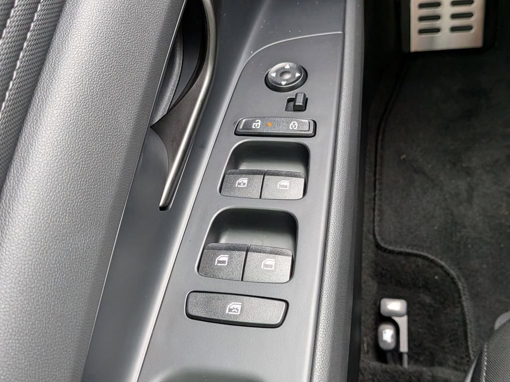 Used 2026 Hyundai Elantra Sport FWD image 21