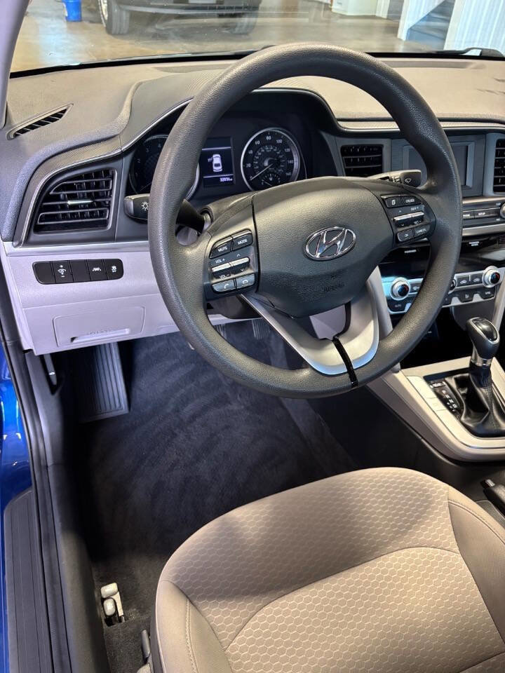 Used 2020 Hyundai Elantra SE FWD image 4