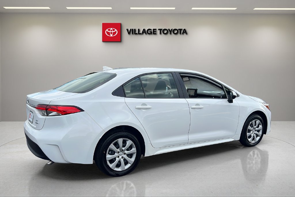 Used 2026 Toyota Corolla LE FWD image 5