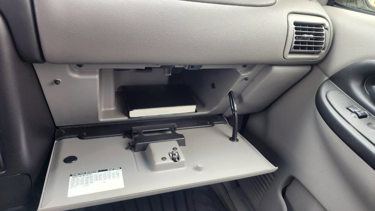 Used 2004 Chevrolet Venture LT FWD image 43