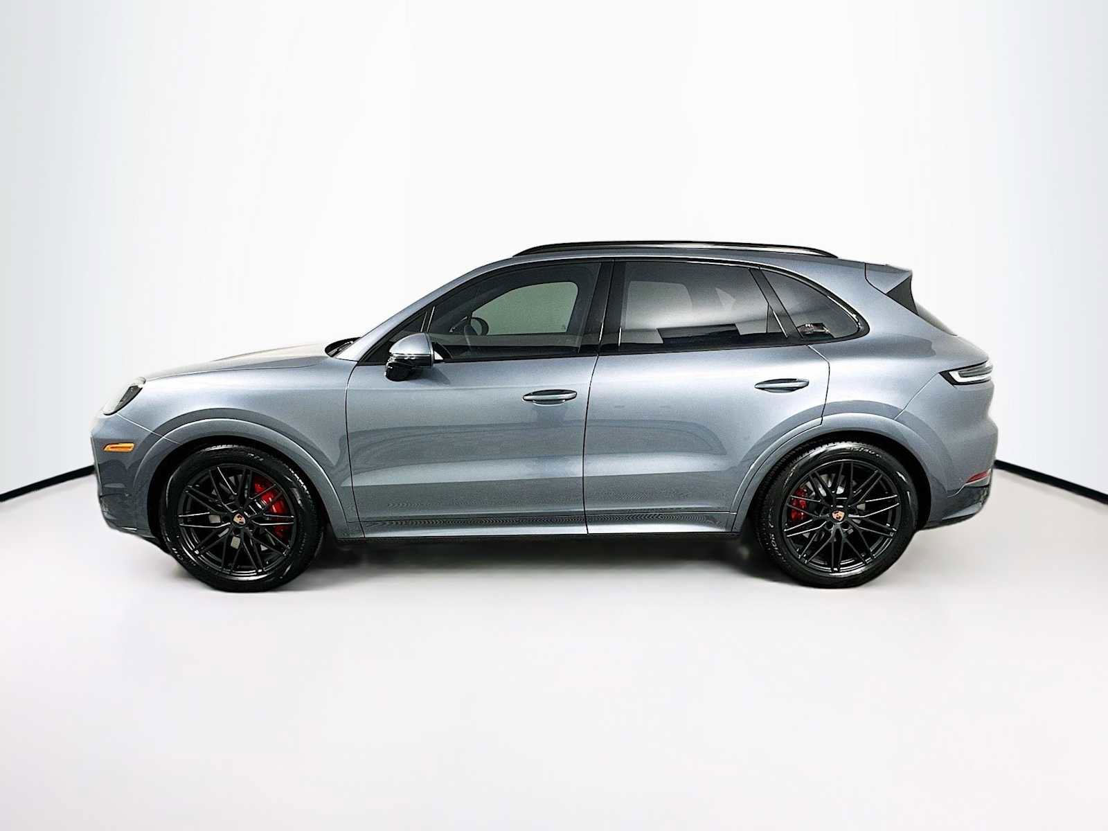 New 2026 Porsche Cayenne GTS AWD/4WD image 4