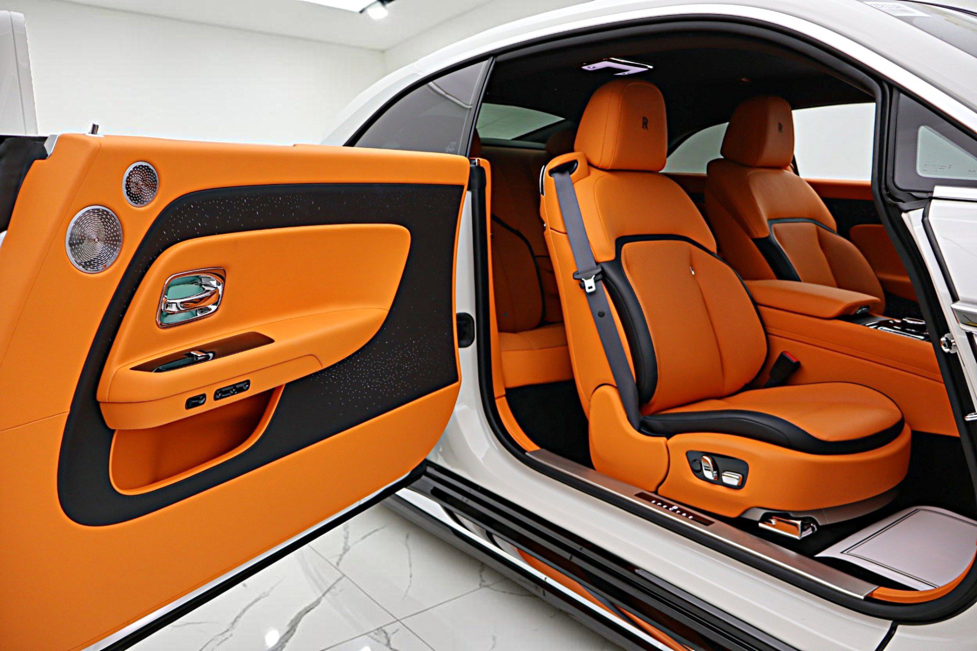 Used 2026 Rolls-Royce Spectre AWD/4WD image 35