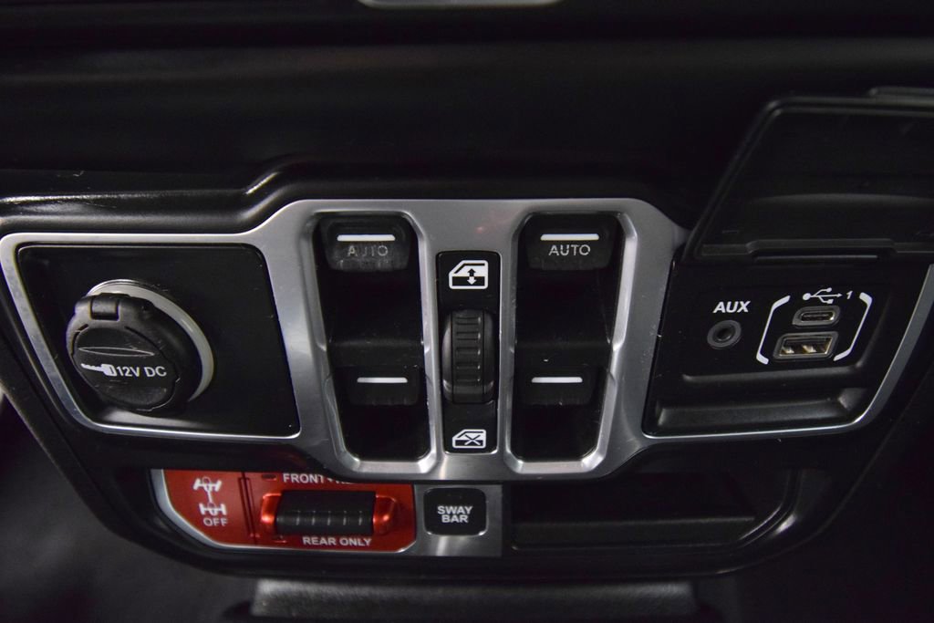 Used 2018 Jeep Wrangler Unlimited Rubicon AWD/4WD image 34