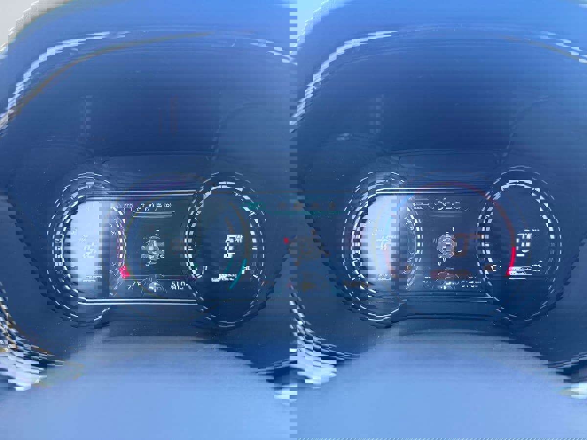 Used 2022 Kia Niro EX image 12