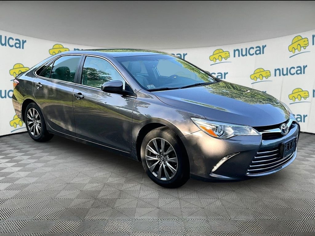 Used 2017 Toyota Camry XLE FWD image 1