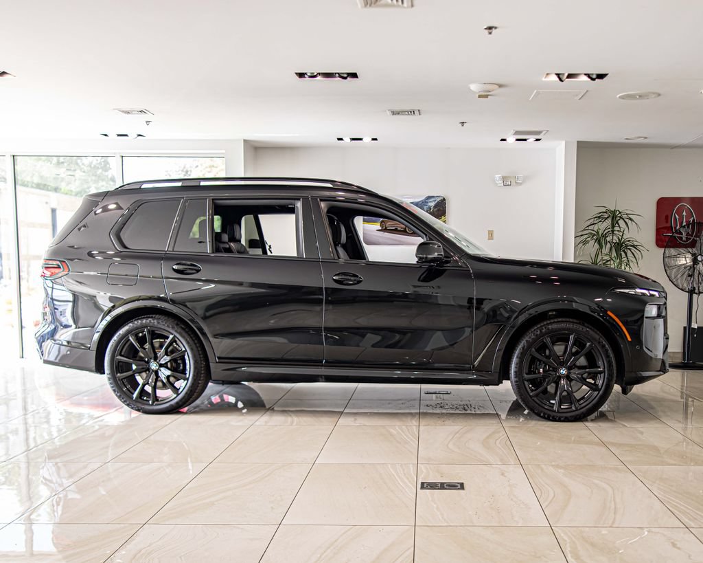 Used 2026 BMW X7 xDrive40i w/ M Sport Package AWD/4WD image 9