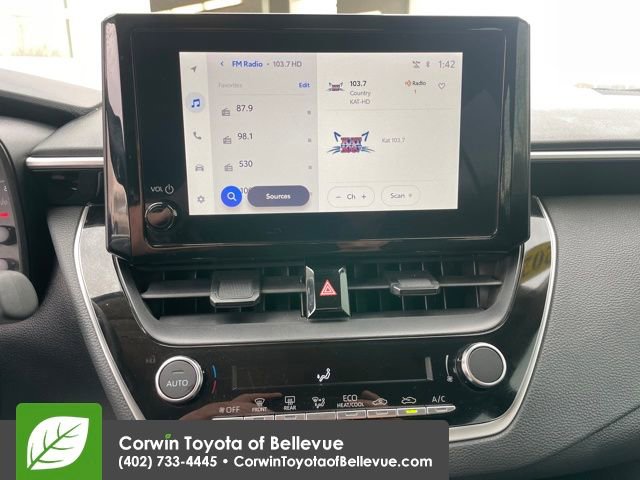 Used 2025 Toyota Corolla LE image 18