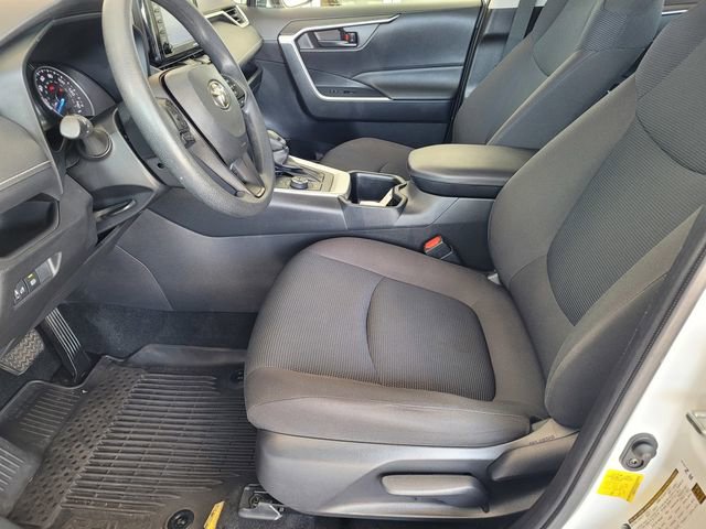 Used 2022 Toyota RAV4 LE AWD/4WD image 17