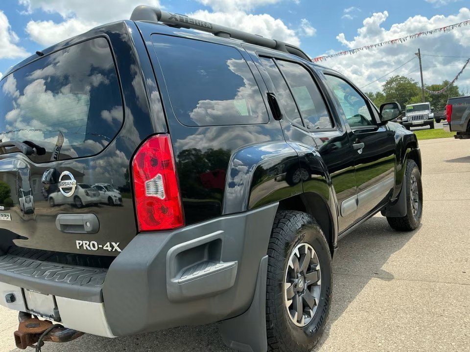 Used 2015 Nissan Xterra PRO-4X AWD/4WD image 26