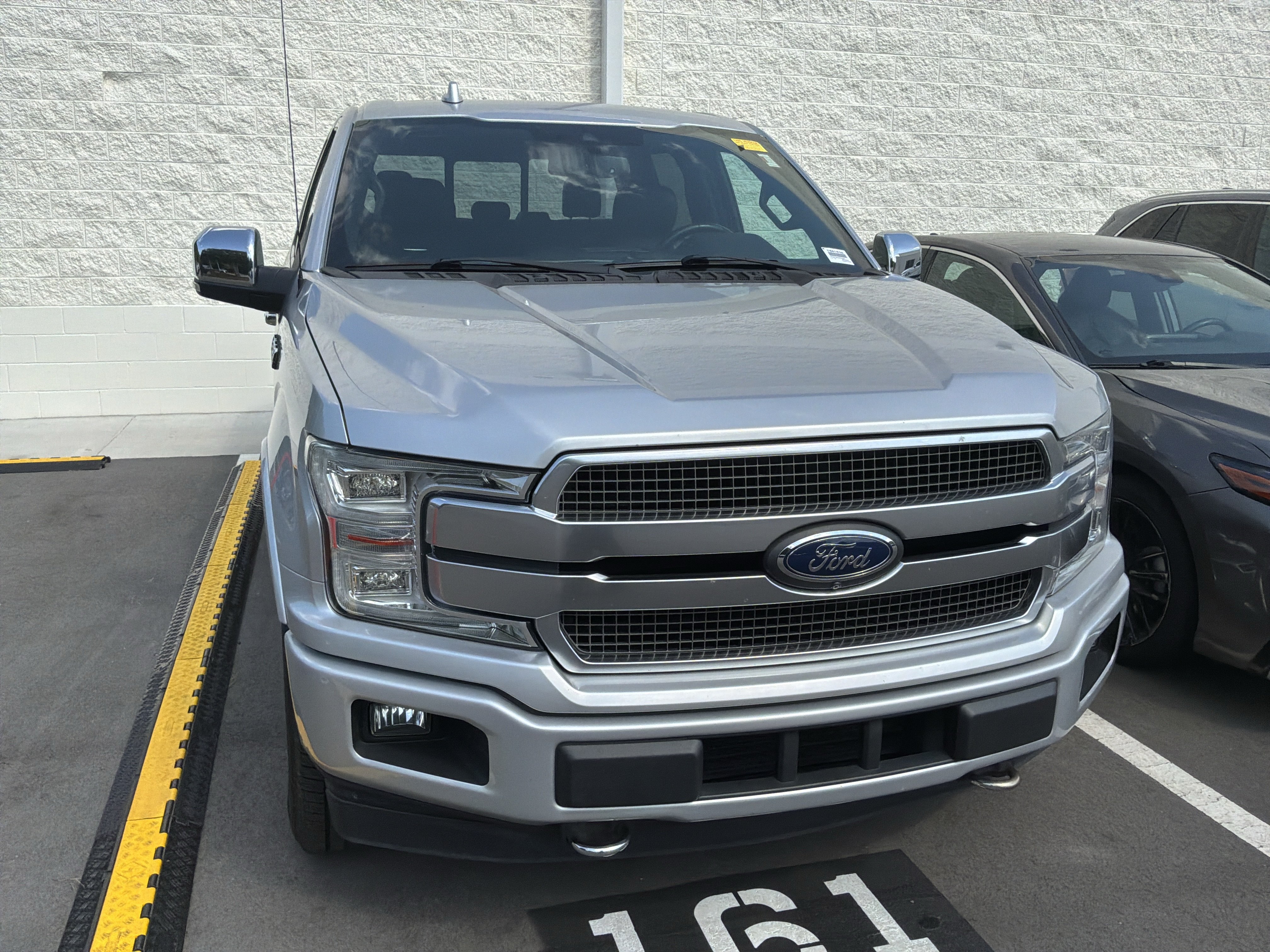 Used 2018 Ford F150 Platinum w/ Equipment Group 701A Luxury AWD/4WD image 3