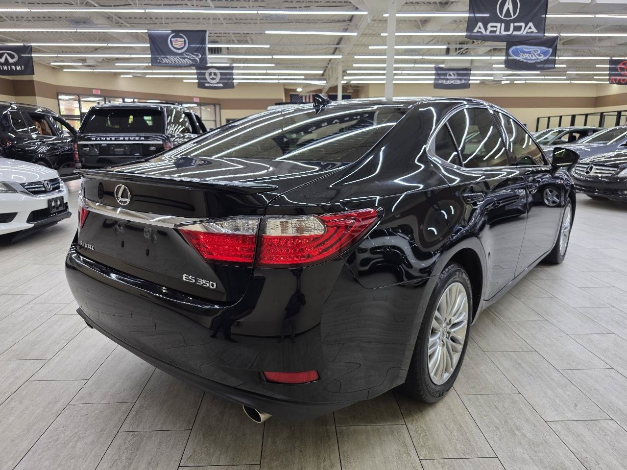 Used 2015 Lexus ES 350 w/ Luxury Package FWD image 6