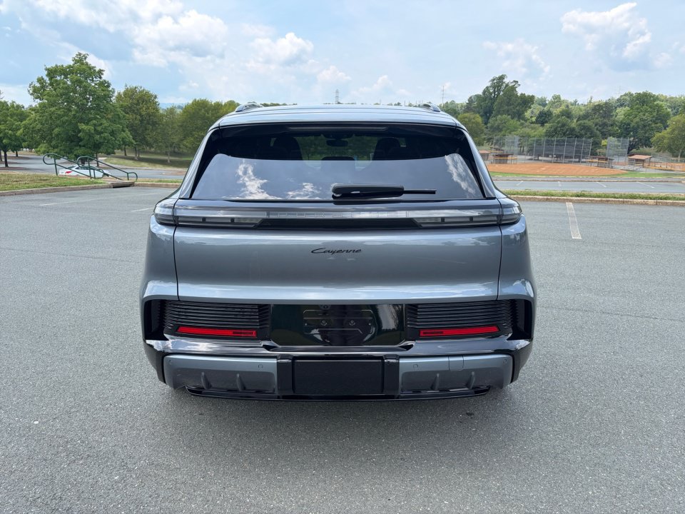 New 2026 Porsche Cayenne Electric AWD/4WD image 6