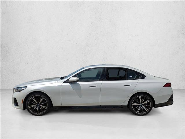 Used 2025 BMW 530i xDrive w/ M Sport Package AWD/4WD image 8