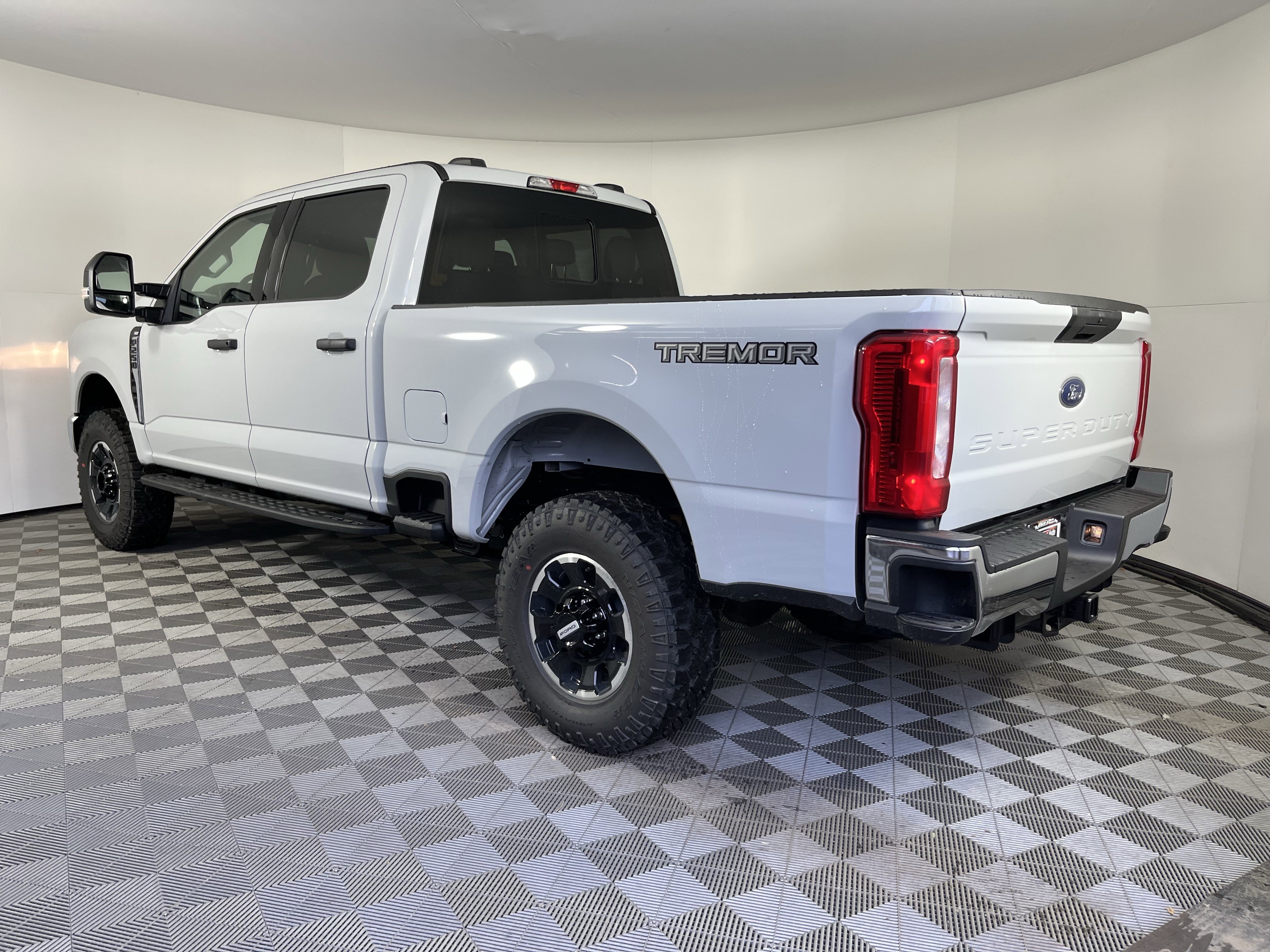 New 2026 Ford F250 XLT w/ Tremor Off-Road Package image 3