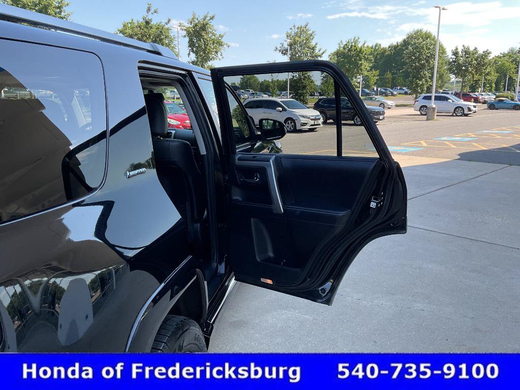 Used 2018 Toyota 4Runner Limited AWD/4WD image 17