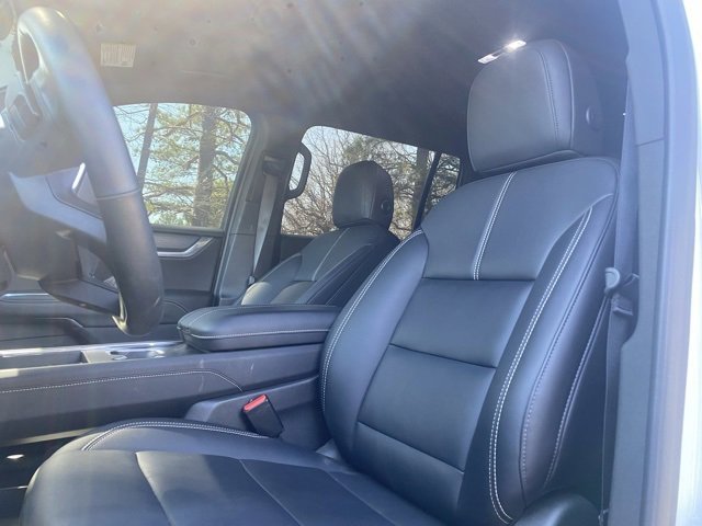 Used 2025 GMC Acadia Elevation w/ Elevation Premium Package image 15