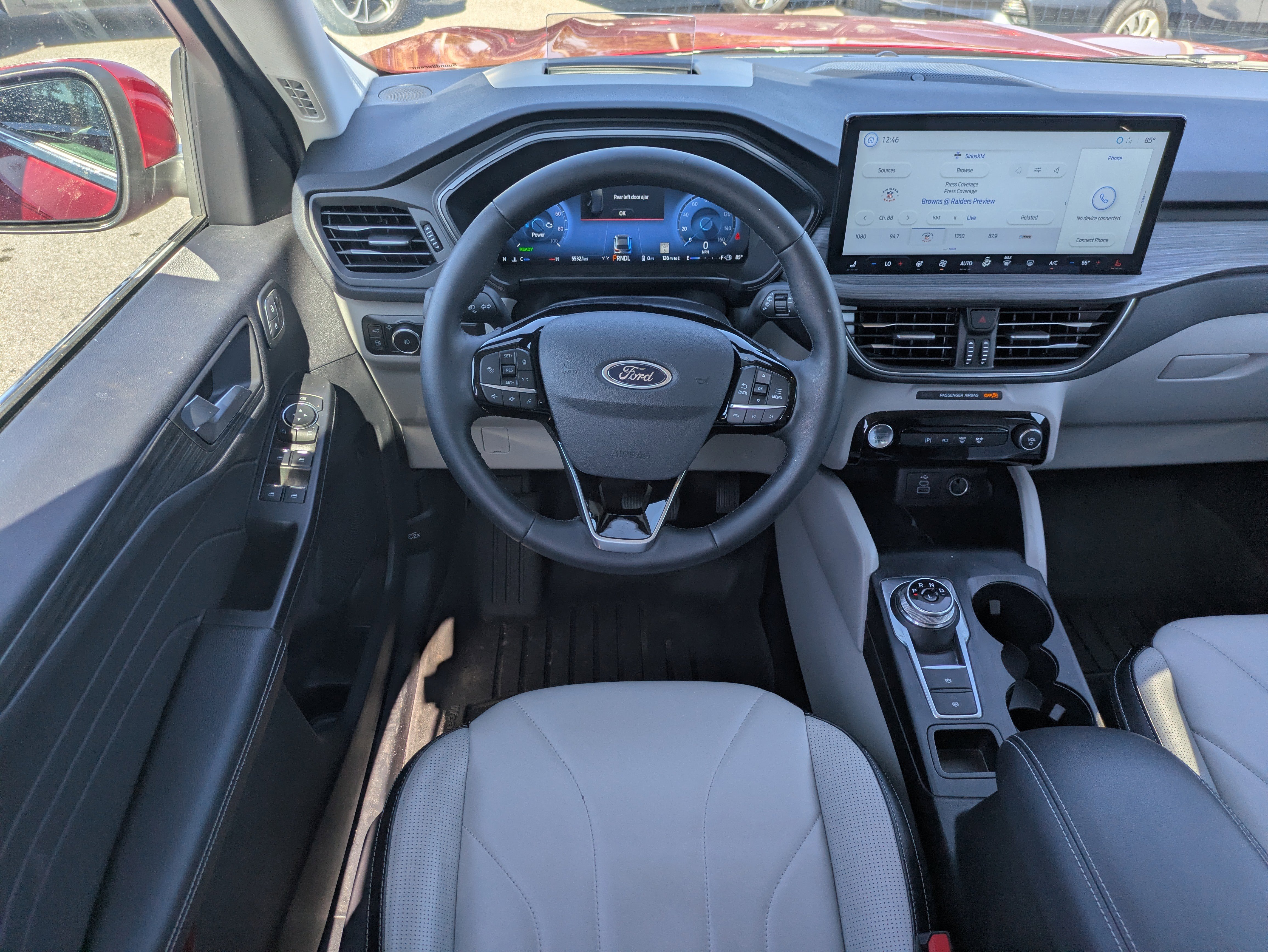 Used 2025 Ford Escape SE w/ PHEV Premium Package image 16