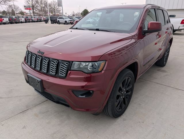 Used 2019 Jeep Grand Cherokee Altitude AWD/4WD image 23