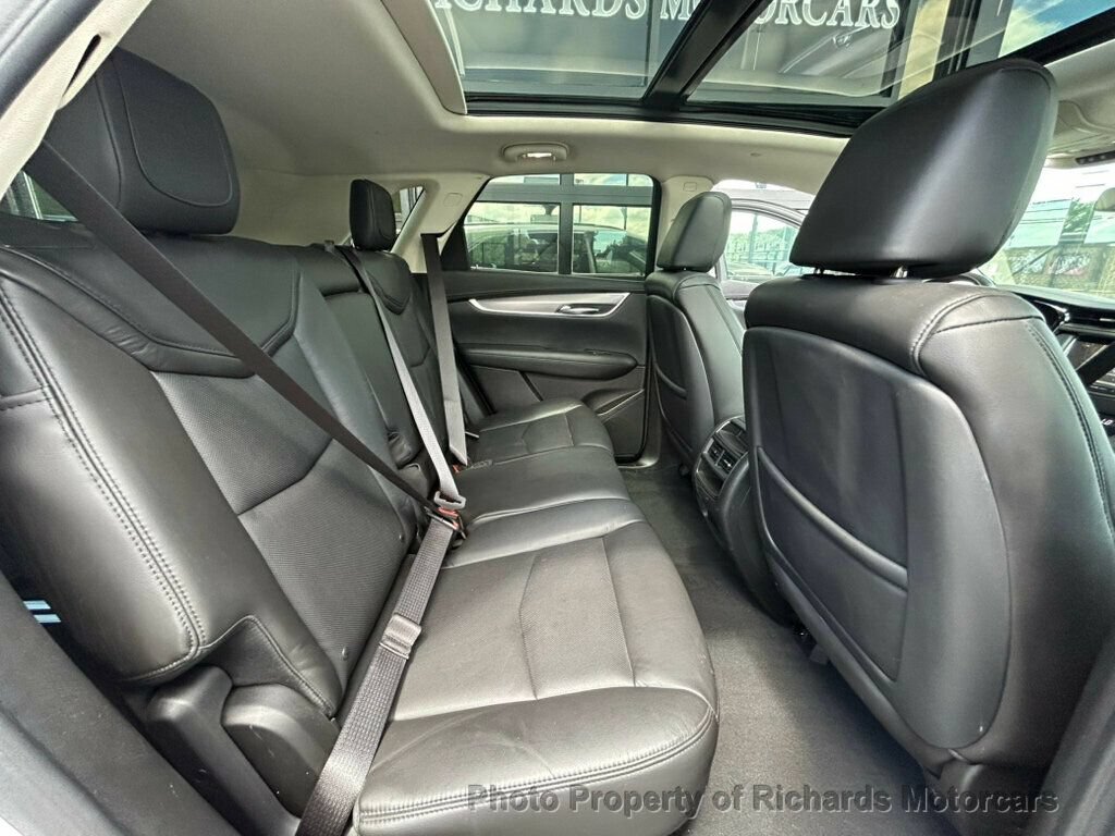 Used 2018 Cadillac XT5 Luxury w/ Driver Awareness Package AWD/4WD image 19