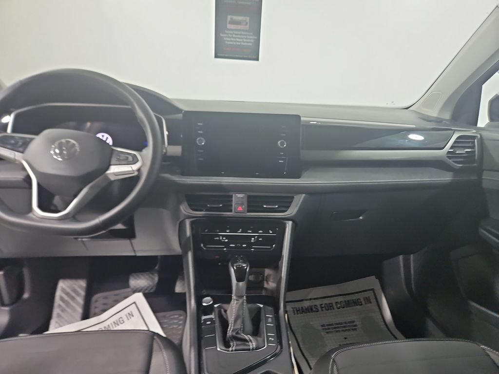 Used 2025 Volkswagen Taos SE FWD image 20