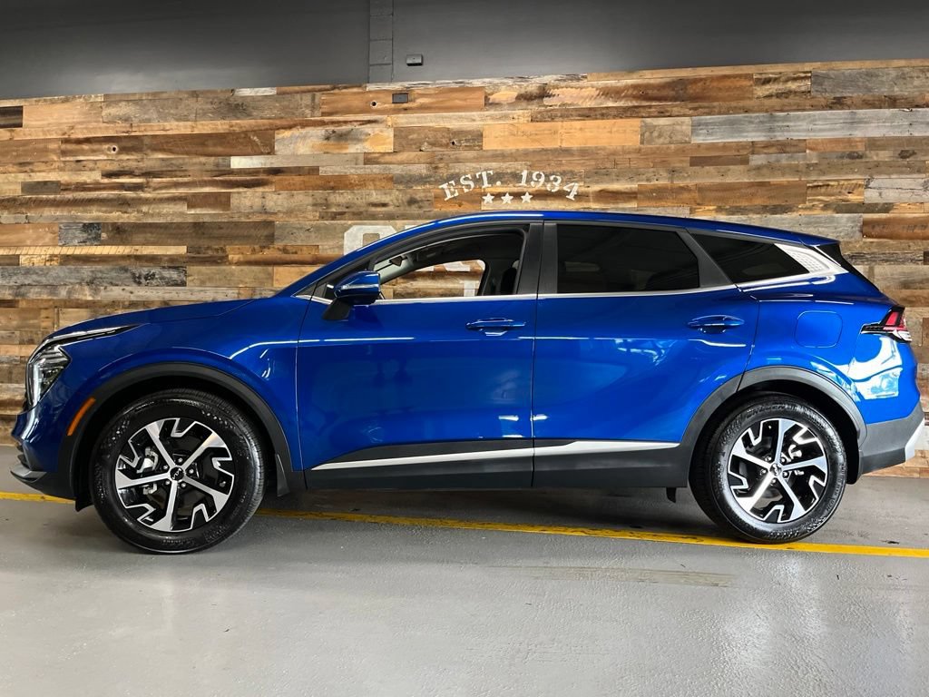 Used 2025 Kia Sportage EX FWD image 14