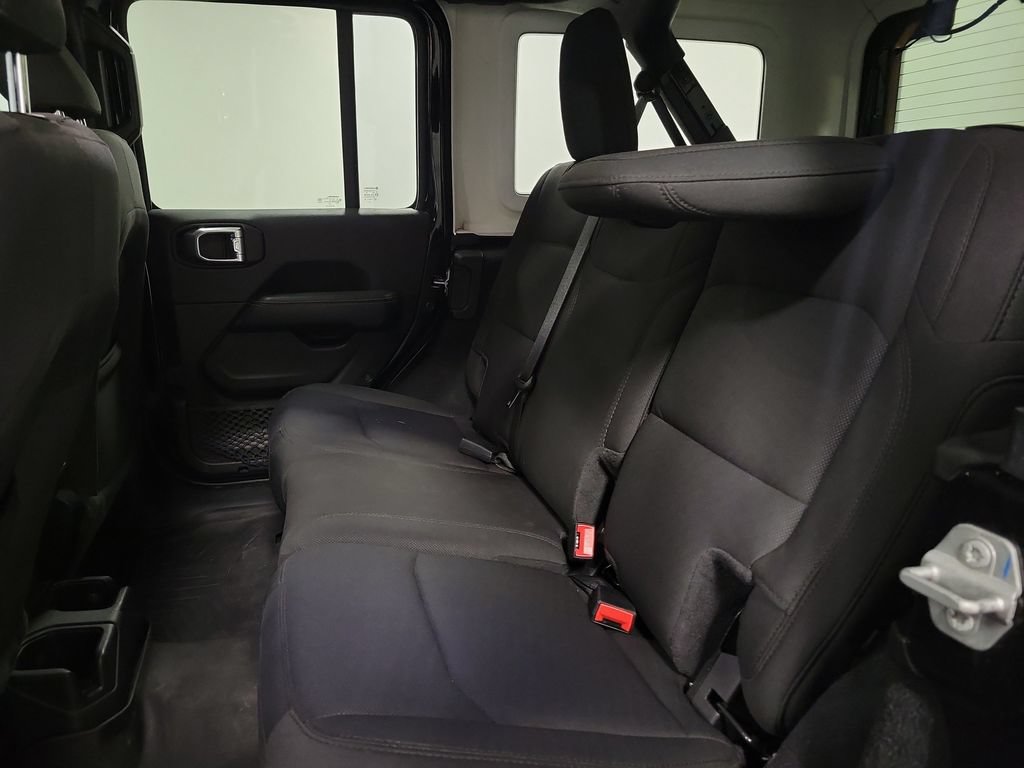 Used 2023 Jeep Wrangler Unlimited Sahara AWD/4WD image 30