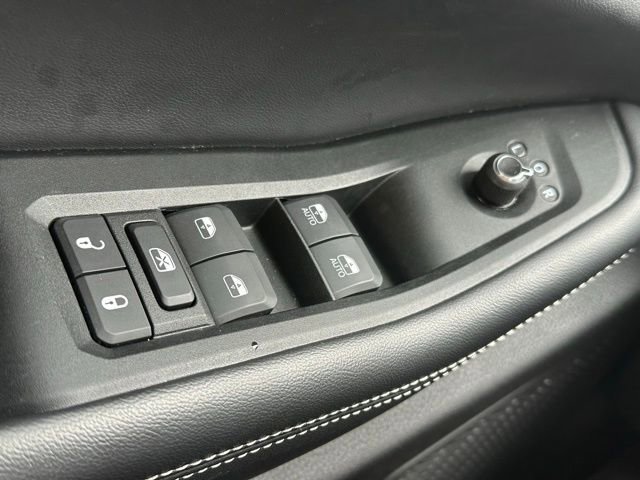 Used 2024 Jeep Grand Cherokee L Altitude image 16