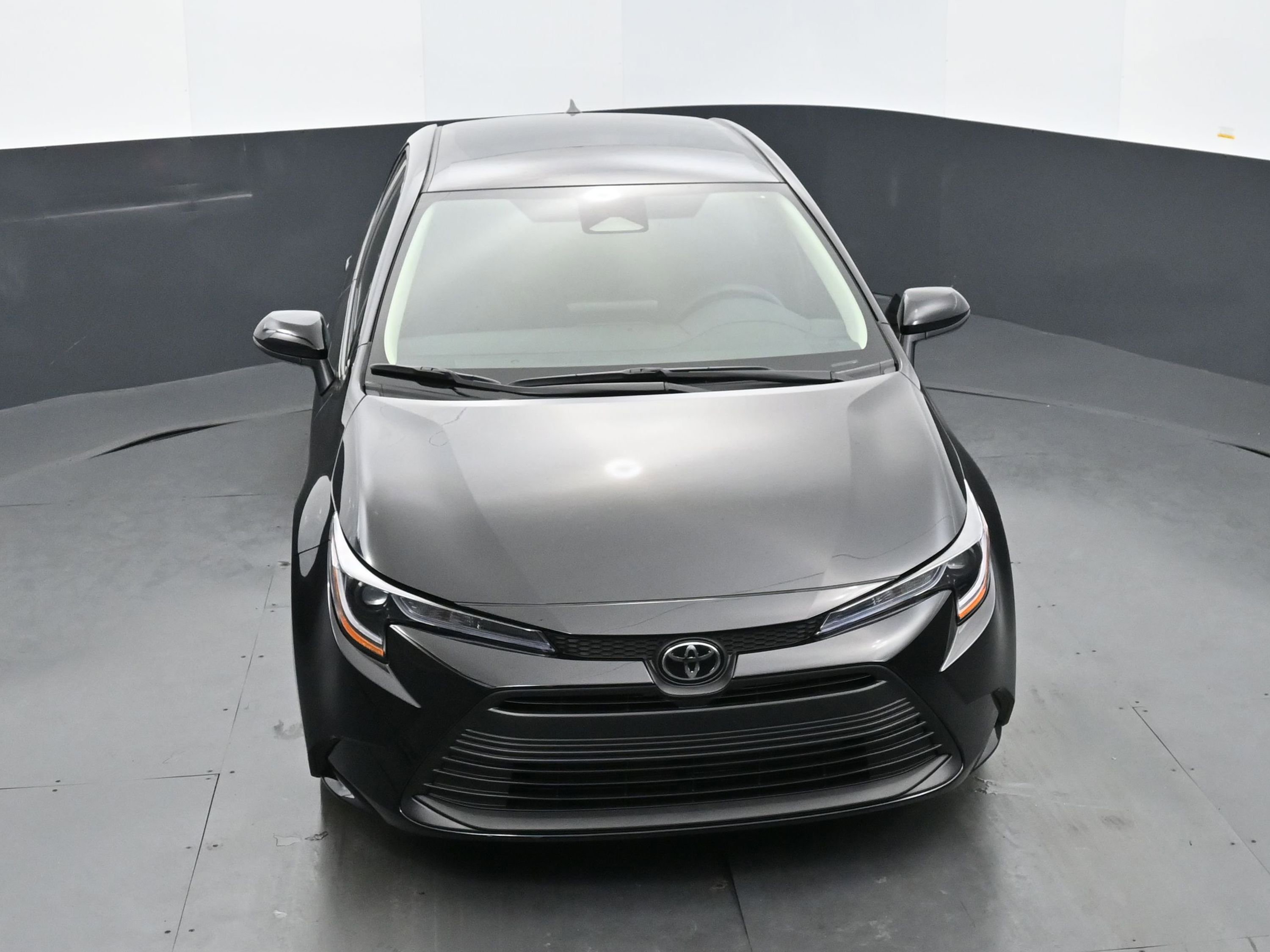 Used 2025 Toyota Corolla LE image 34