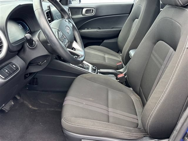 Used 2023 Hyundai Venue SEL FWD image 17