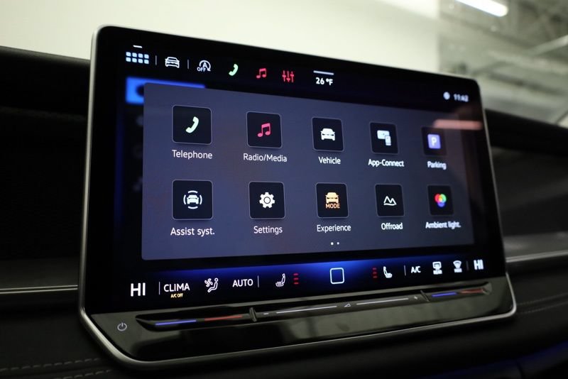 New 2026 Volkswagen Tiguan SE AWD/4WD image 16