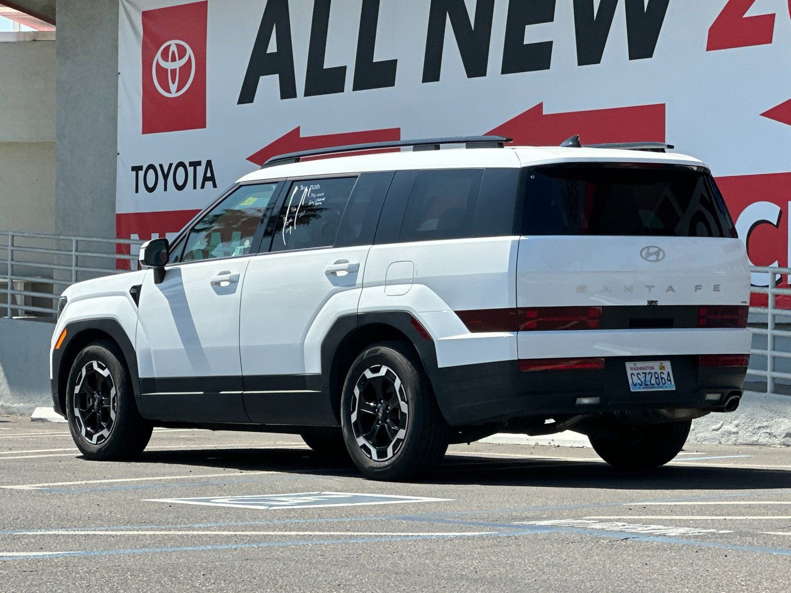 Used 2025 Hyundai Santa Fe SEL image 3