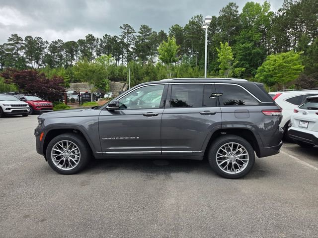 Used 2024 Jeep Grand Cherokee L Limited w/ Luxury Tech Group II RWD image 3