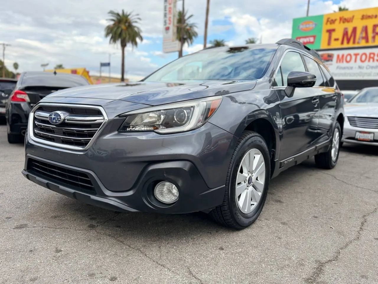 Used 2018 Subaru Outback 2.5i Premium image 11