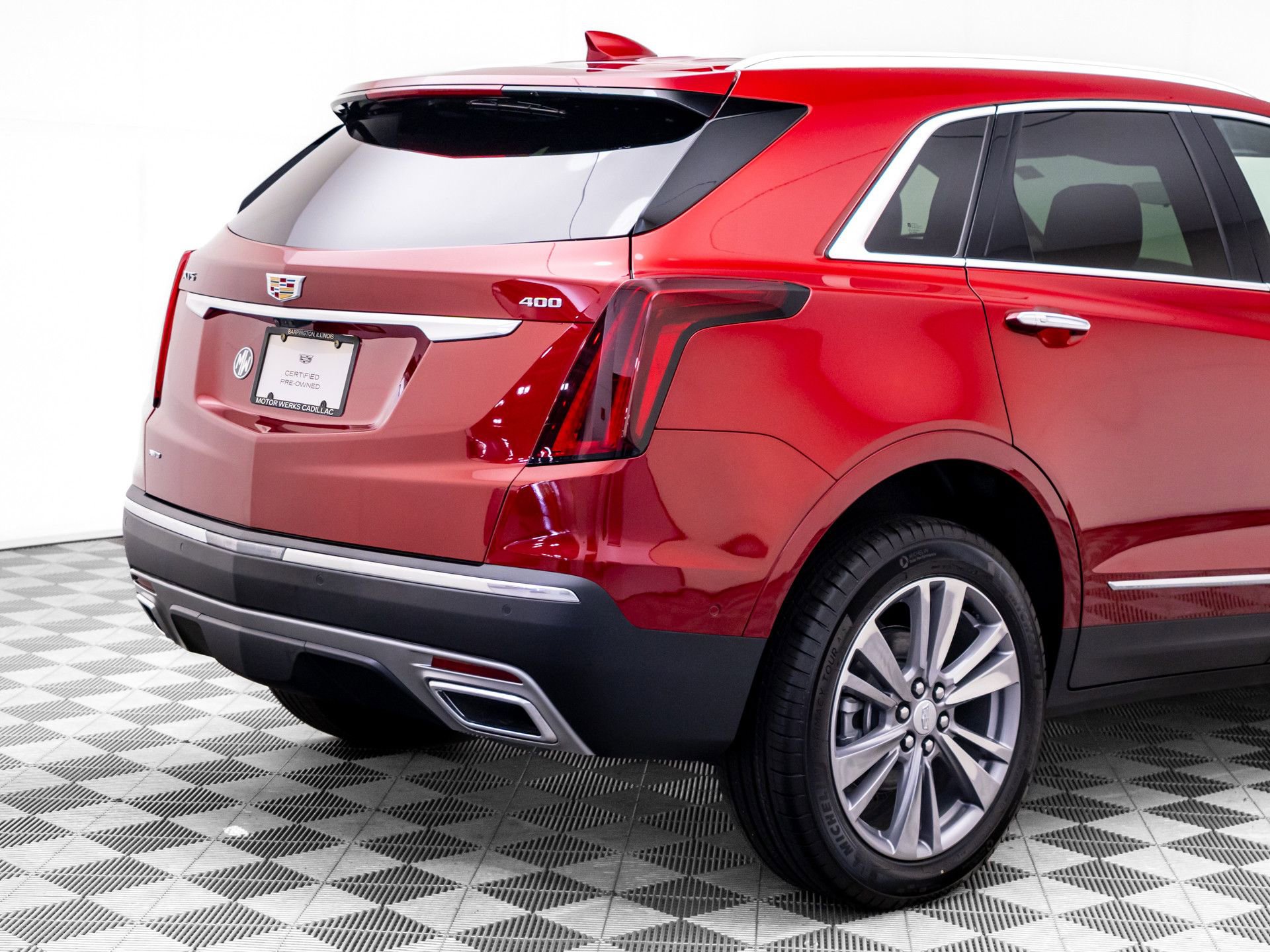 Certified 2026 Cadillac XT5 Premium Luxury w/ Driver Assist Package AWD/4WD image 40