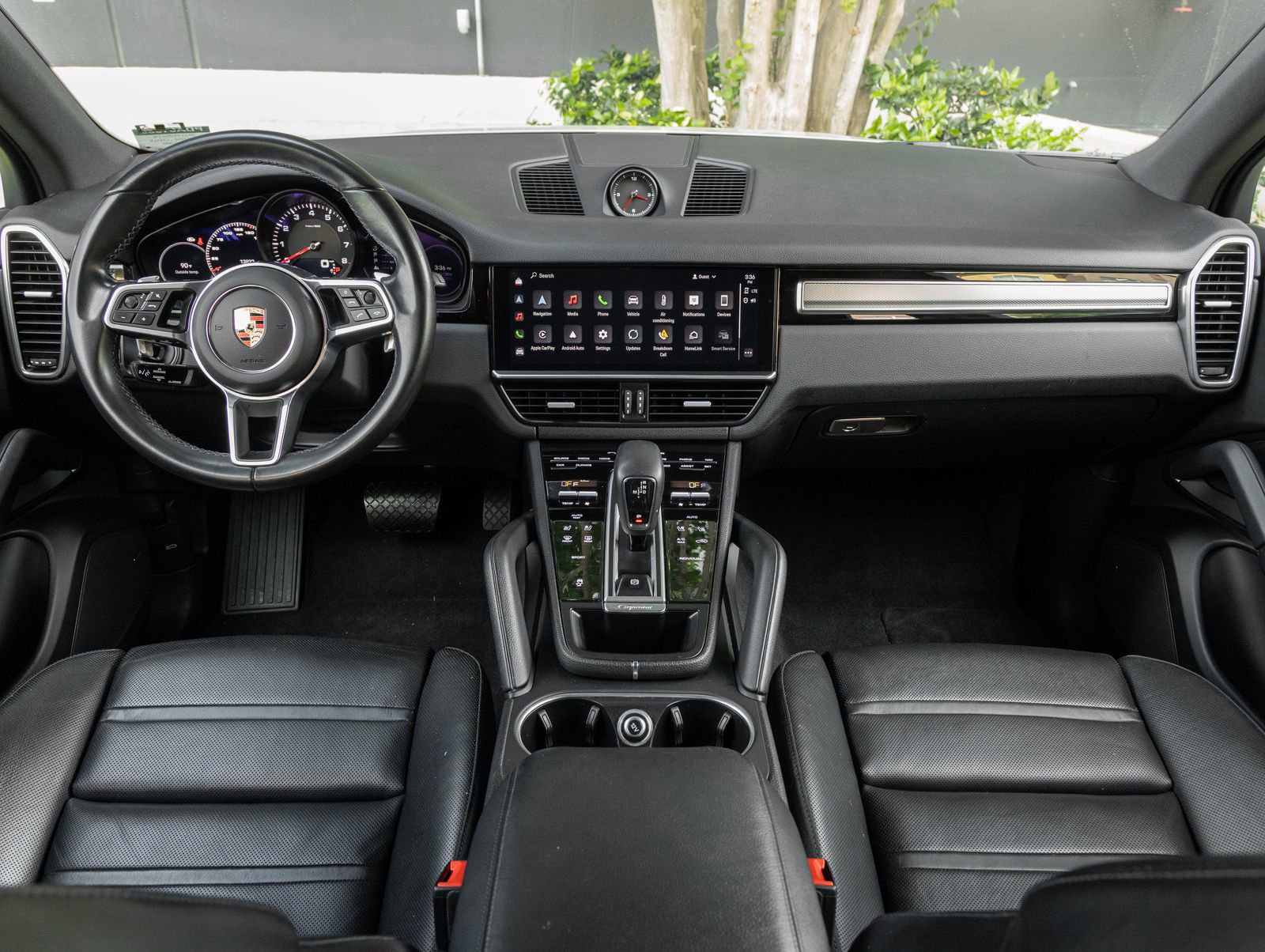 Certified 2023 Porsche Cayenne Platinum Edition image 12