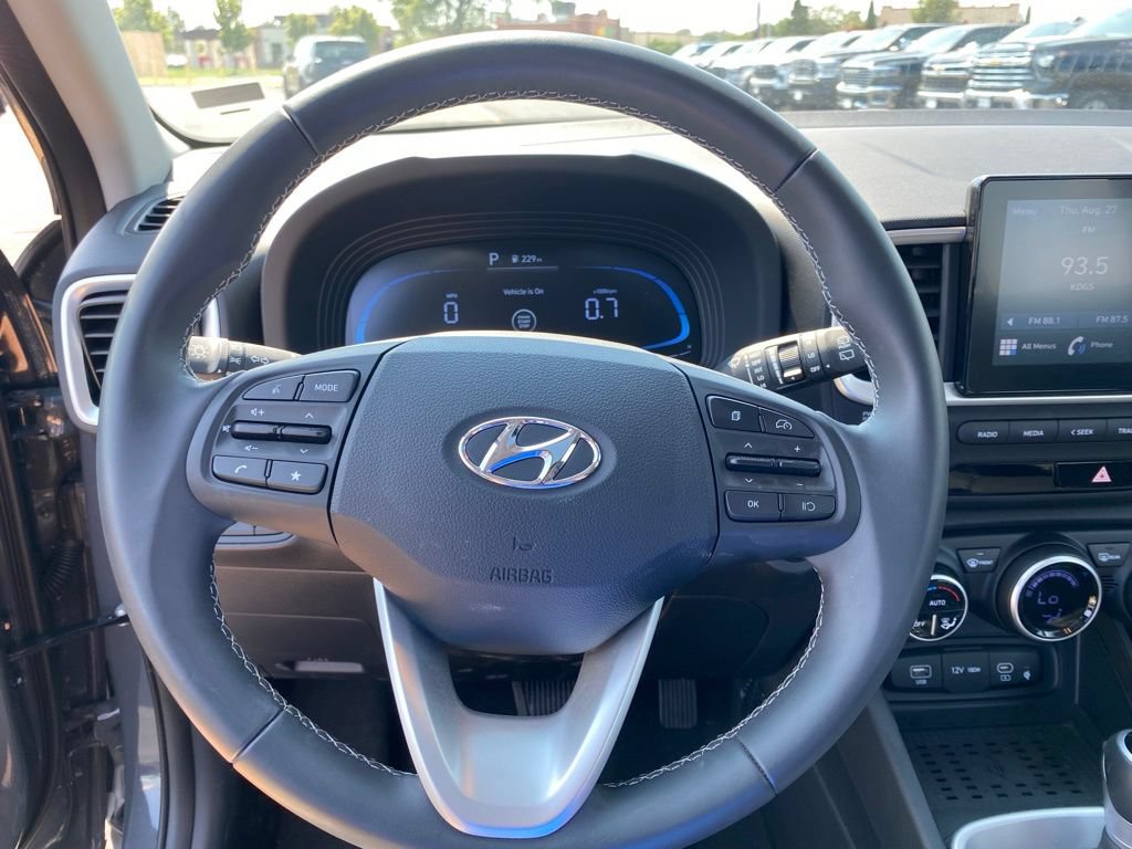 Used 2026 Hyundai Venue SEL FWD image 9