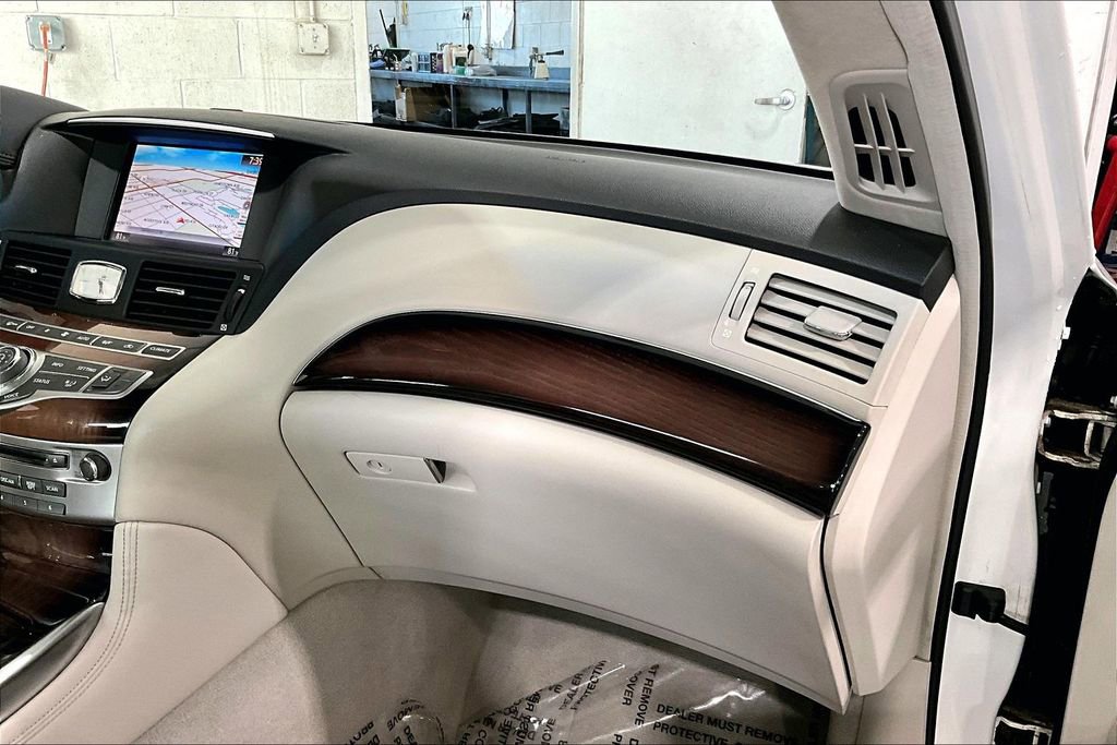 Used 2011 INFINITI M37 x w/ Deluxe Touring Pkg image 26