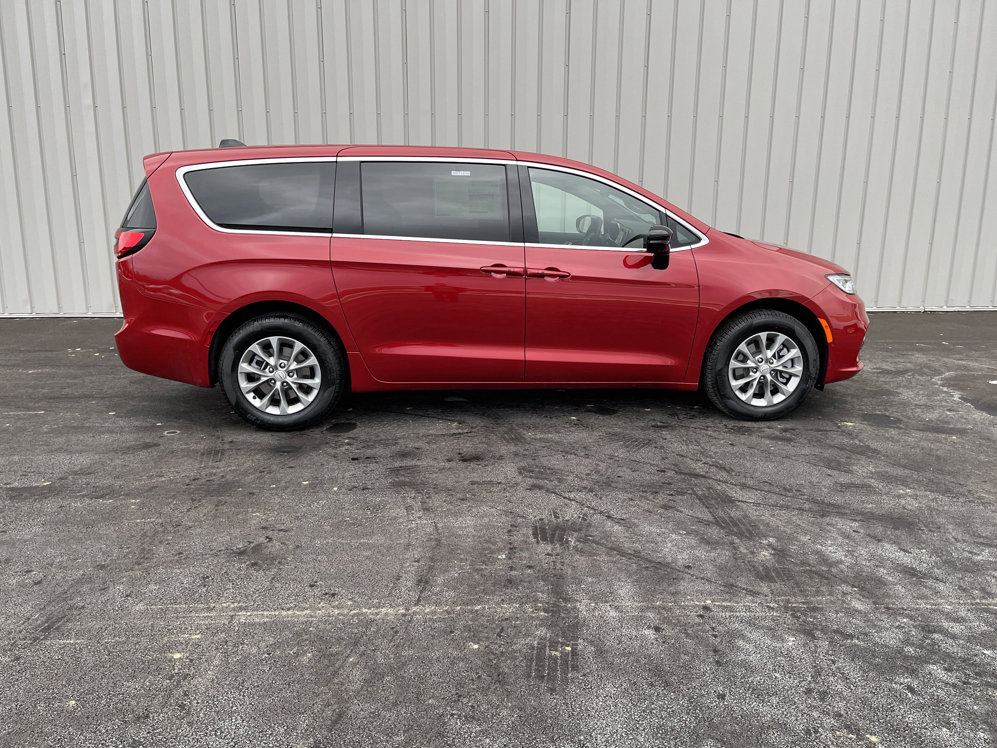 New 2026 Chrysler Pacifica Limited w/ Trailer Tow Group image 5