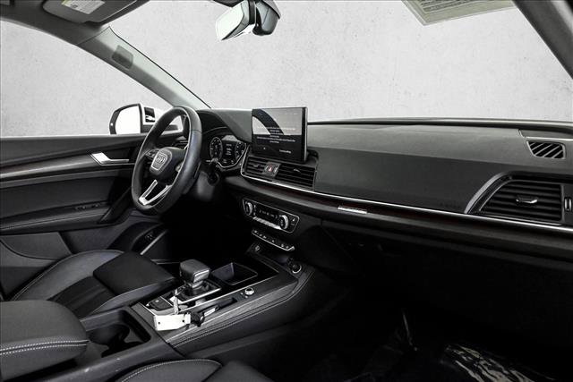 Certified 2025 Audi Q5 e Premium Plus w/ Premium Plus Package image 11