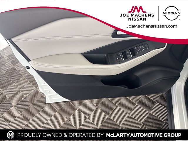 Used 2024 Nissan Rogue SL w/ SL Premium Package image 18