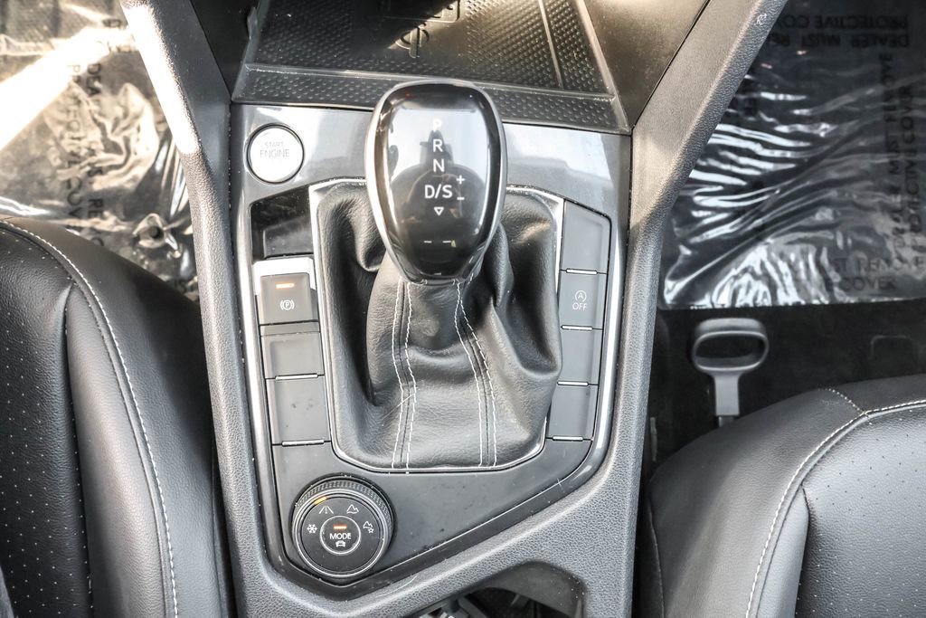 Used 2024 Volkswagen Tiguan SE image 25