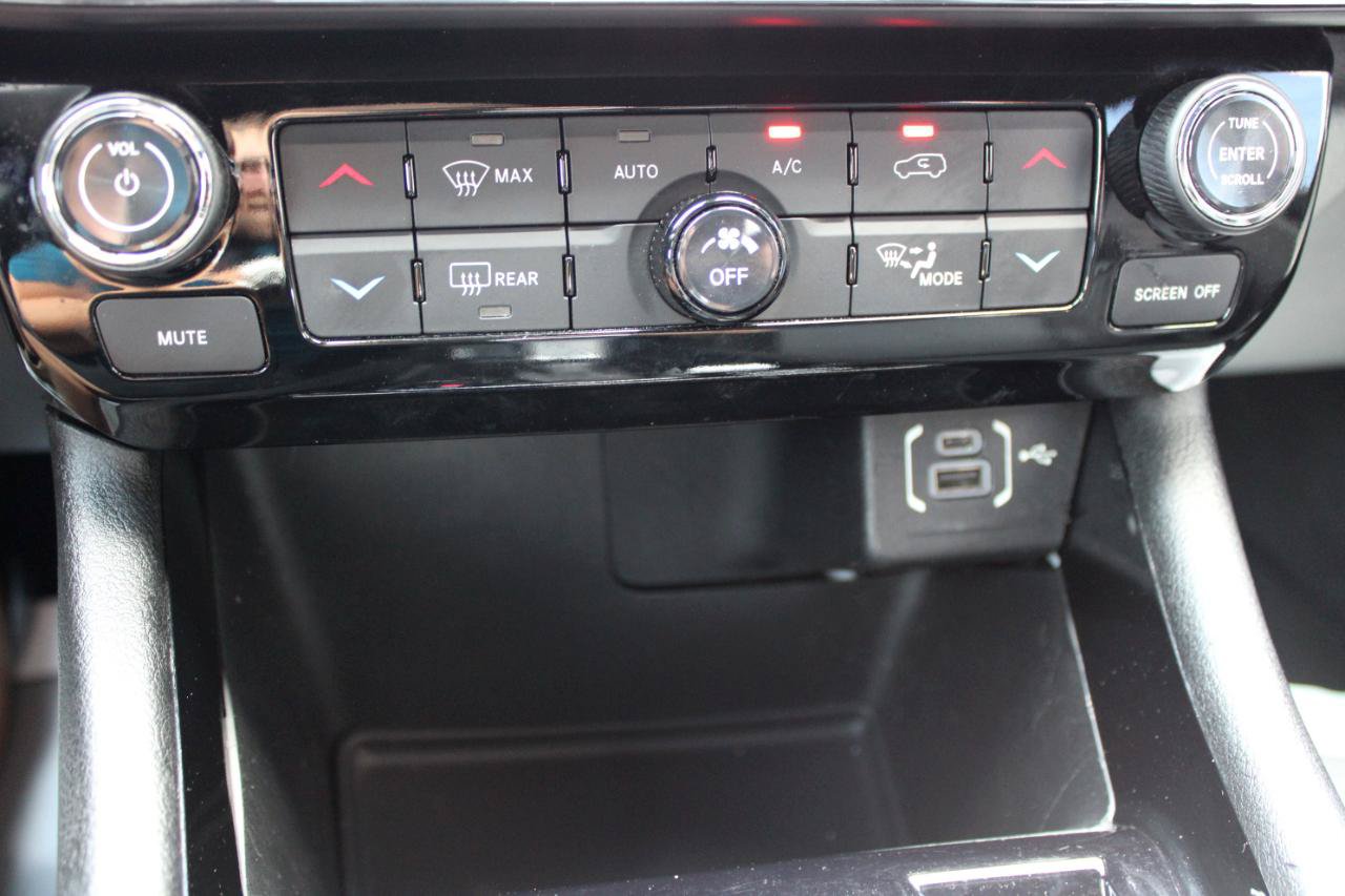 Used 2023 Jeep Compass Limited AWD/4WD image 26