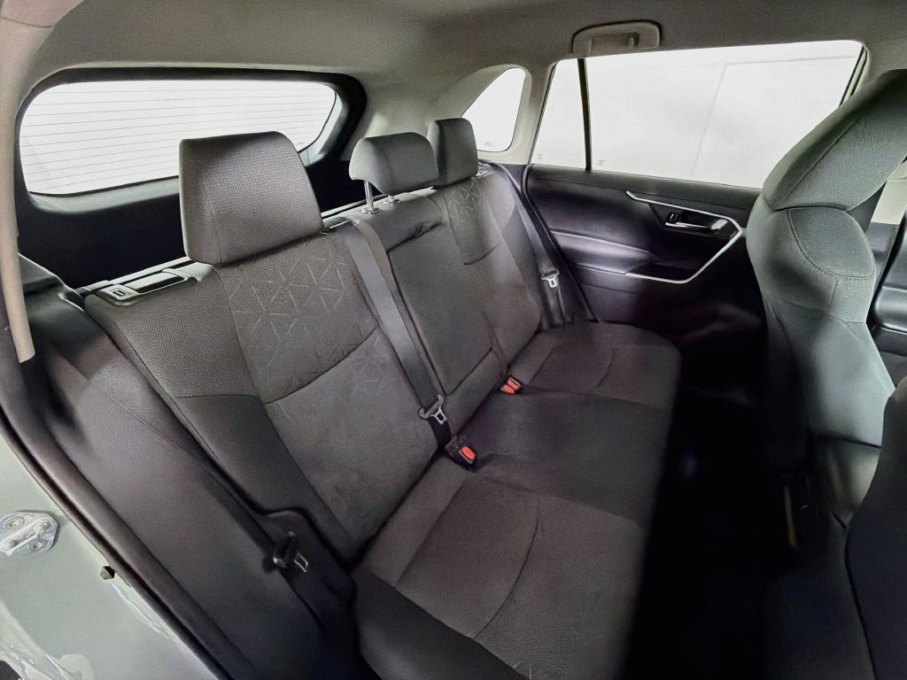 Used 2021 Toyota RAV4 XLE AWD/4WD image 24