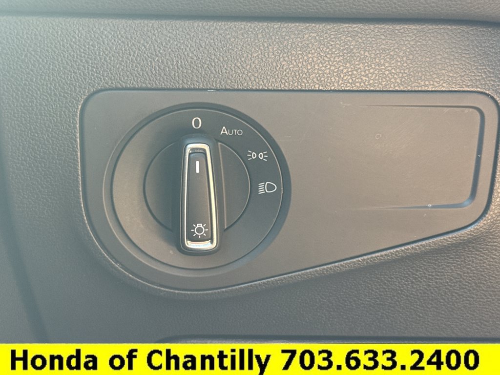 Used 2021 Volkswagen Tiguan SE w/ 3rd Row Seat Package AWD/4WD image 16