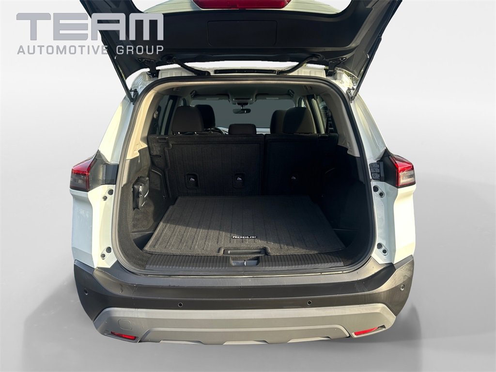Used 2023 Nissan Rogue S image 13